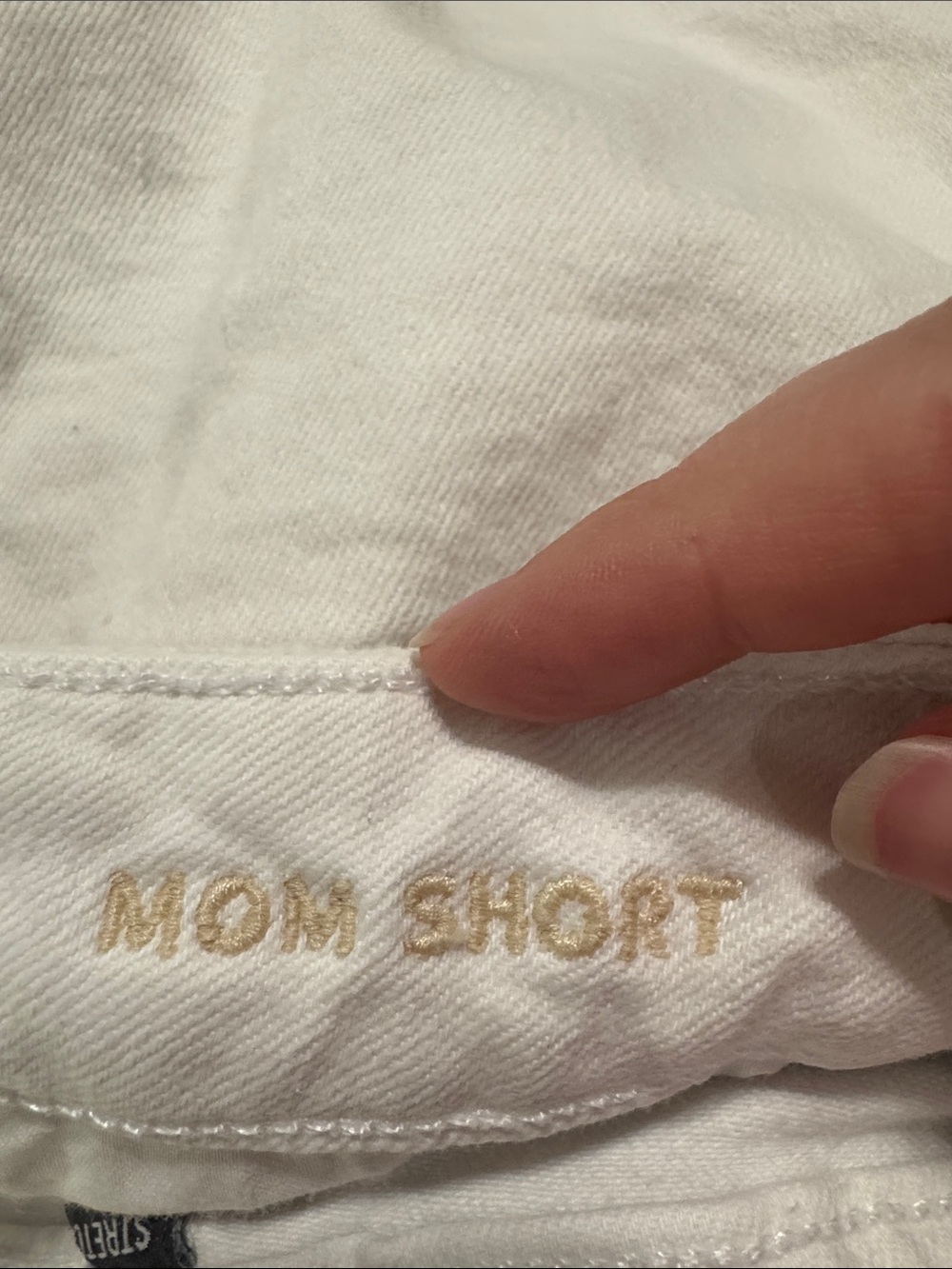 American Eagle Crossover Mom Short Stretch Cuffed White Distressed Denim Shorts - Picture 10 of 12